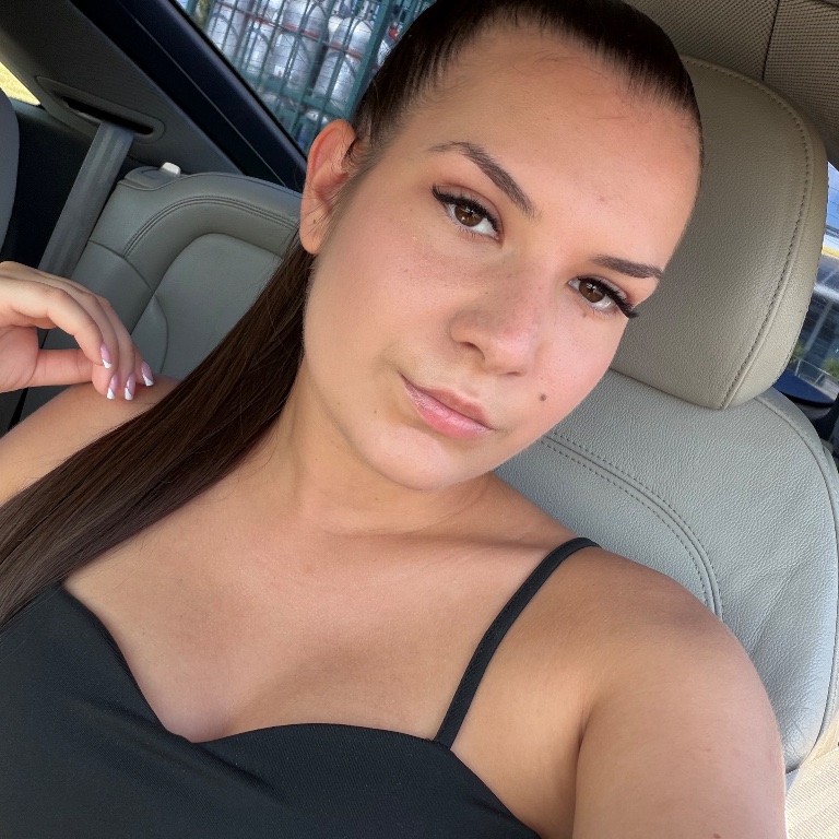 Aranyos Dorina
